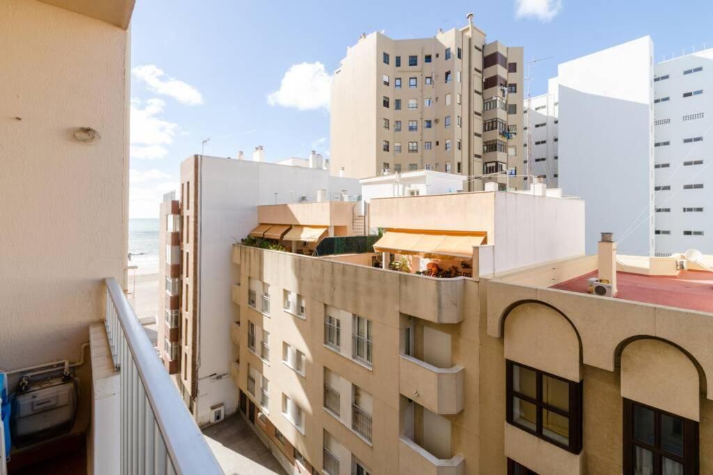 Апартаменты Apartamento Las Brisas Кадис Экстерьер фото